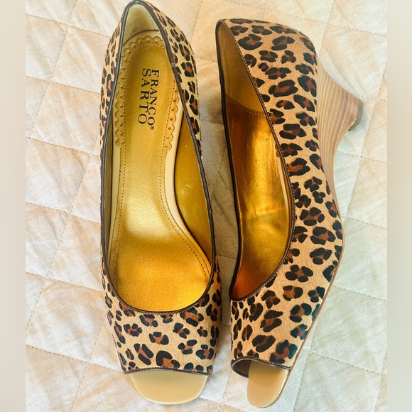 🆕 Franco Sarto Leopard Print Peep Toe Wedges. Size 11, Never worn! 🐆✨🤎💛 - Picture 4 of 8